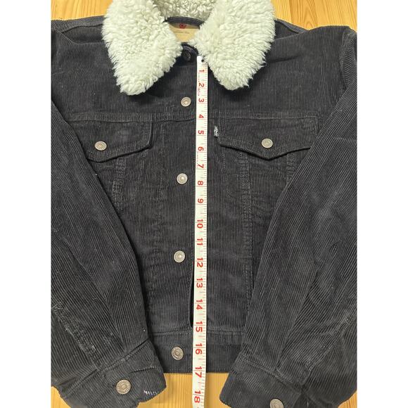 NWT* Levis Womens Sherpa Trucker Denim Jacket Small - Picture 3 of 9